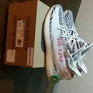 Adidas Yeezy Boost 350 V2 Zebra 100% Authentic🔥💣